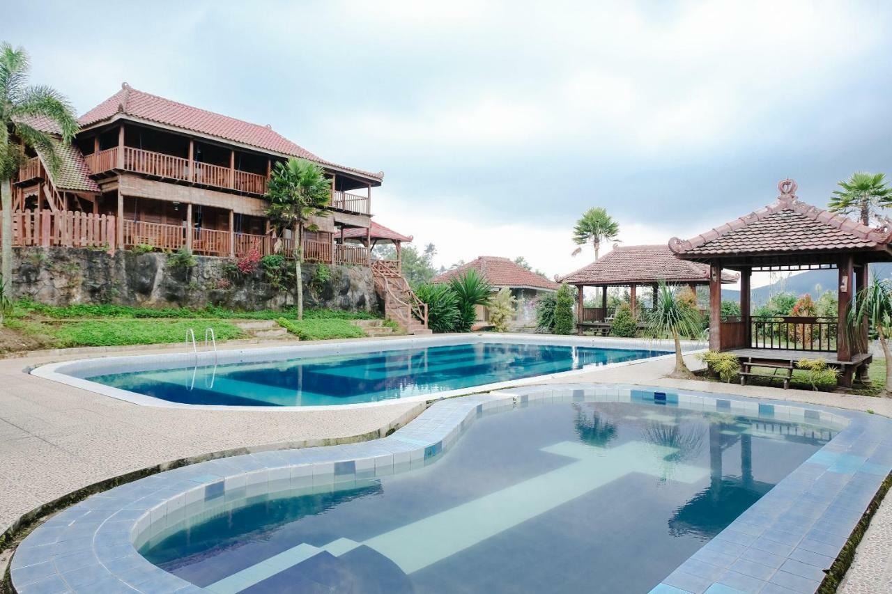 Capital O 892 Grand Pujon View Hotel And Resort Batu  Buitenkant foto